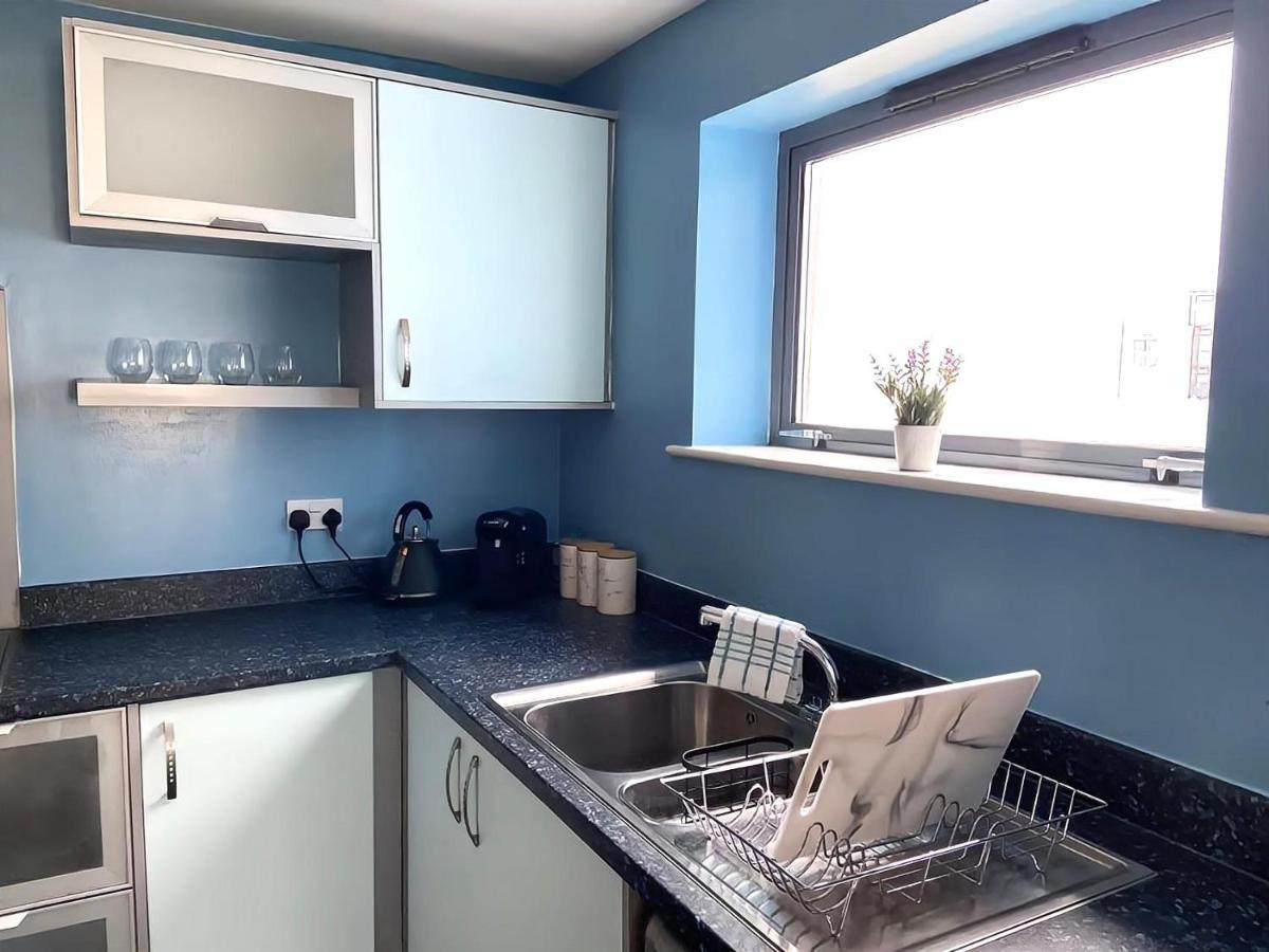 סוואנסי Lovely 2-Bedrooms Apartment Step To The Beach מראה חיצוני תמונה
