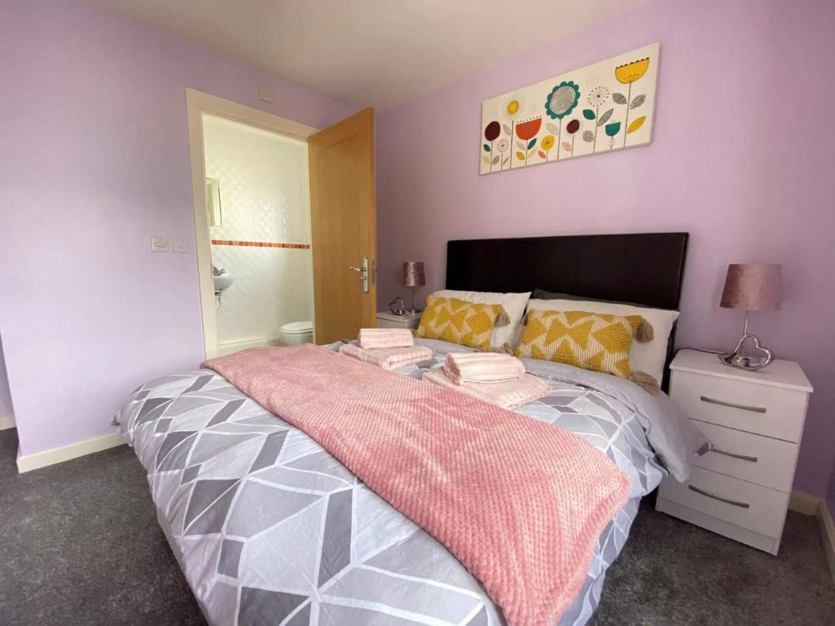 סוואנסי Lovely 2-Bedrooms Apartment Step To The Beach מראה חיצוני תמונה