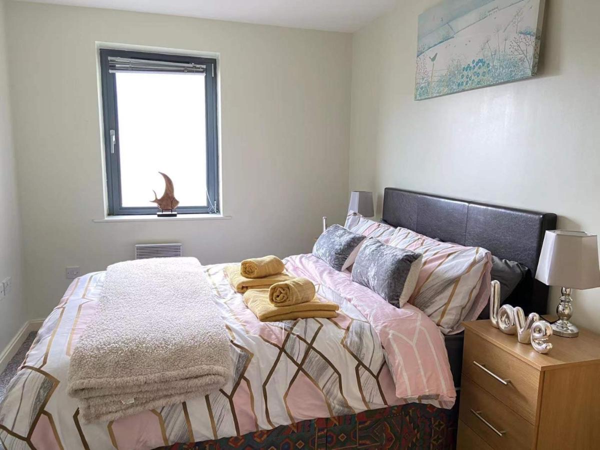 סוואנסי Lovely 2-Bedrooms Apartment Step To The Beach מראה חיצוני תמונה